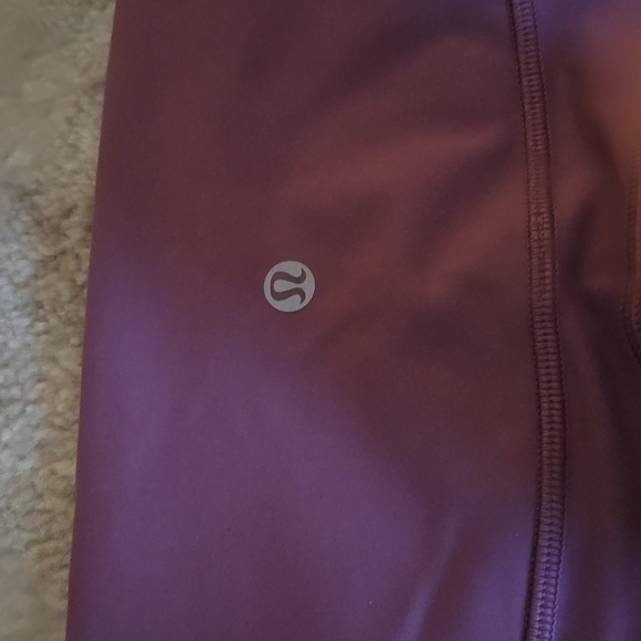 Lululemon Crop Purple Leggings Size 6 - Picture 4 of 5